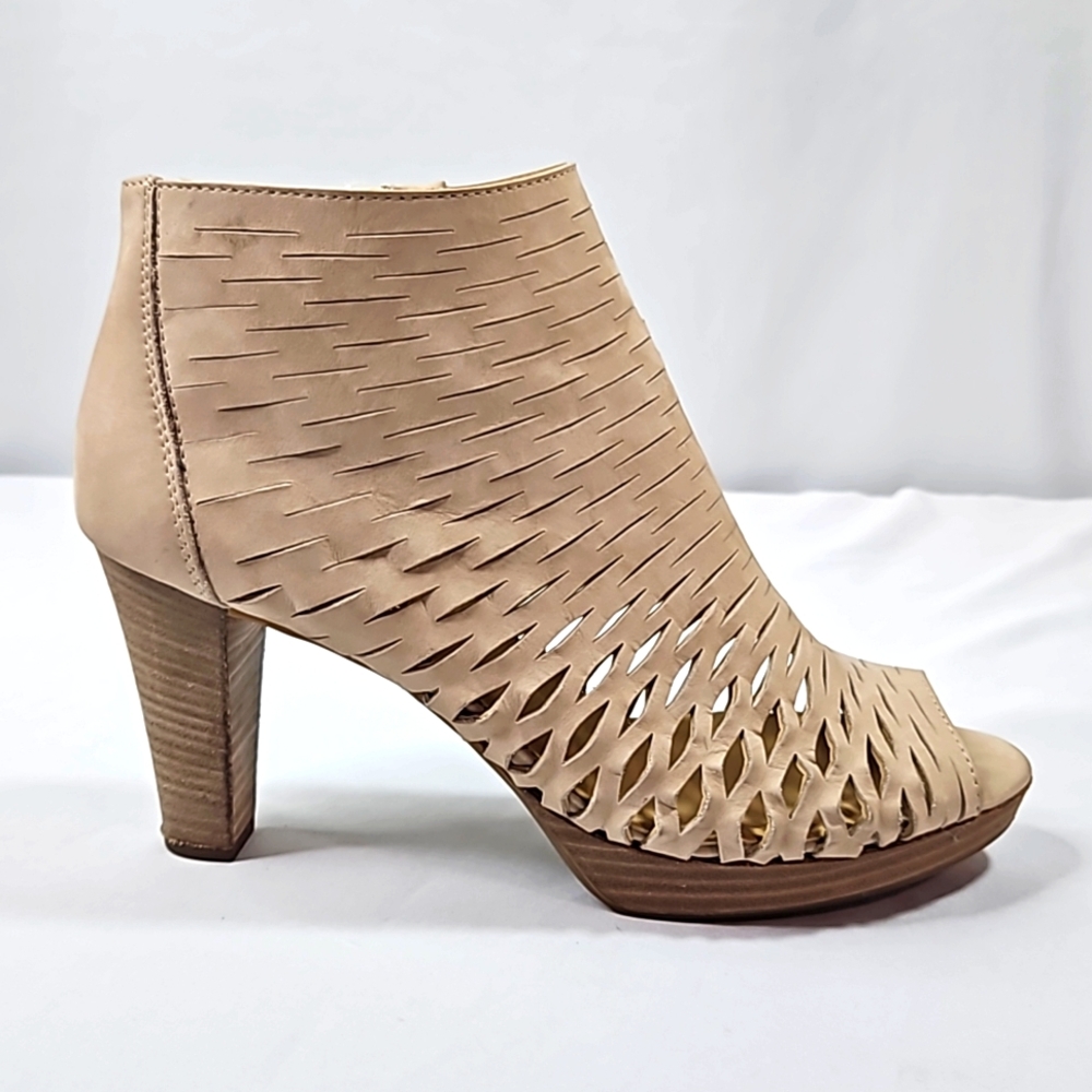 Paul Green Womens Shoes Size 6.5 Beige Suede Booties